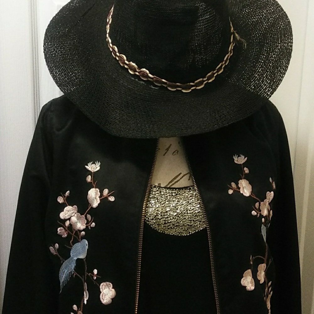 Light weight bomer jacket - Picture 7 of 8